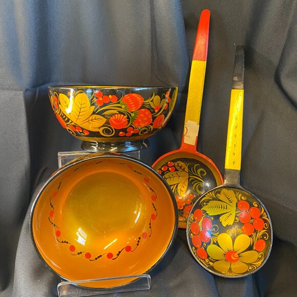 Khokhloma Other - Khokhloma Hand Painted Strawberries Black/Gold Wood Lacquered Bowl Set & Ladles